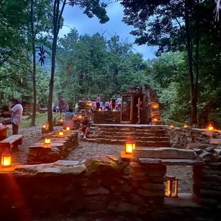 A Martiniana Po una passeggiata serale sul sentiero delle lanterne A Martiniana Po una passeggiata serale sul sentiero delle lanterne