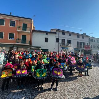 Successo per la sfilata a Beinette, "Che schianto" incoronato dal Carnevale Successo per la sfilata a Beinette, "Che schianto" incoronato dal Carnevale