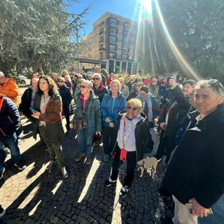Cedri di piazza Europa salvi almeno fino al 5 marzo: "Grazie ai cittadini, il merito è vostro!" Cedri di piazza Europa salvi almeno fino al 5 marzo: "Grazie ai cittadini, il merito è vostro!"