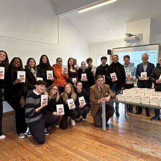 Il Comune di Dronero regala il libro di Michela Marzano agli studenti dell'Alberghiero