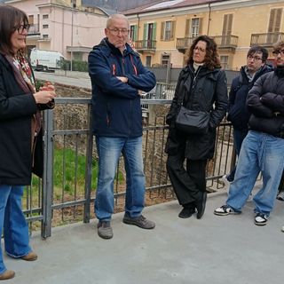 La sindaca Stefania Dalmasso con gli studenti del Politecnico La sindaca Stefania Dalmasso con gli studenti del Politecnico