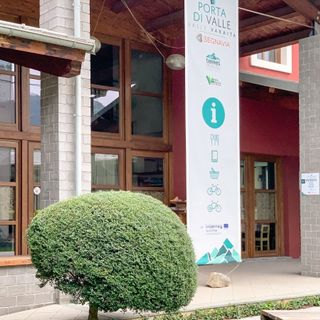 È in preparazione il nuovo bando per la gestione della Porta di Valle della valle Varaita È in preparazione il nuovo bando per la gestione della Porta di Valle della valle Varaita