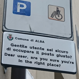 I cartelli installati dall'Amministrazione in 12 parcheggi per disabili