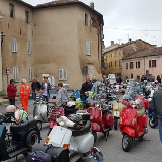 La passione per la vespa unisce Farigliano e Lesegno
