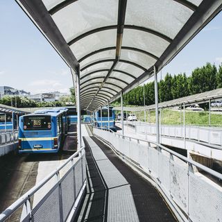 L'autostazione di piazza Dogliotti (foto Barbara Guazzone)