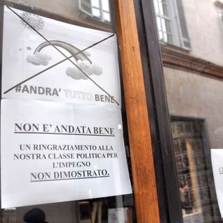 Alba, serrande abbassate e traffico dimezzato nella prima giornata del nuovo lockdown (FOTOGALLERY)