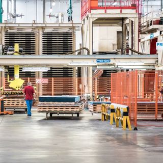 L'Abet Laminati festeggia il fatturato  record 2022 con un premio di risultato  fino a 2.200 euro per dipendente