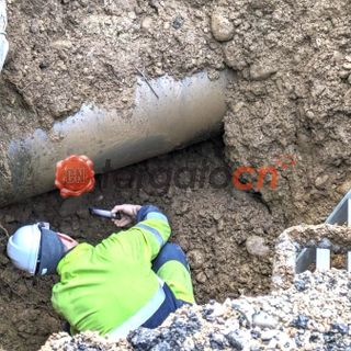 Danno ad una condotta, centinaia di famiglie cuneesi senza acqua: ritorno alla normalità in nottata [FOTO]