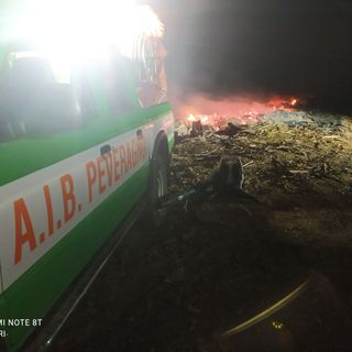 Incendio boschivo a Fontanelle di Boves, intervengono Aib e vigili del fuoco