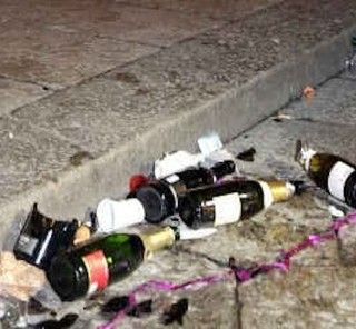 A Cuneo vietato bere per strada anche in piazza Boves, ai giardini Fresia e al parco della Resistenza