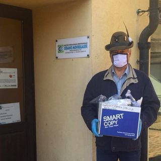 Ceva: gli Alpini del gruppo di protezione civile consegnano materiale scolastico agli studenti del CFP Ceva: gli Alpini del gruppo di protezione civile consegnano materiale scolastico agli studenti del CFP