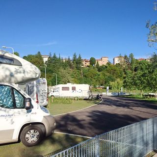 Area camper al parco fluviale