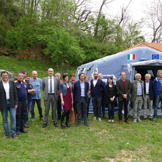 Per l'AIB di Chiusa di Pesio, una tenda per emergenza da Banca e Fondazione BCC Pianfei-Rocca de'Baldi