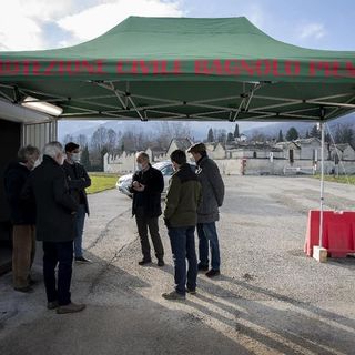 La postazione drive-in allestita a Bagnolo Piemonte - PH SCATTI DIEGO MURGIONI La postazione drive-in allestita a Bagnolo Piemonte - PH SCATTI DIEGO MURGIONI