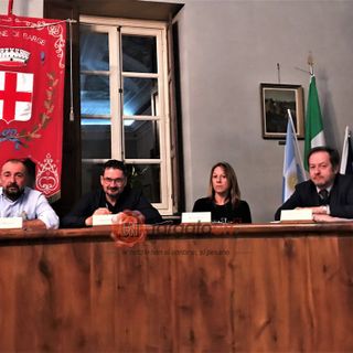 L'opposizione consiliare di Barge: da sinistra Ivo Beccaria, Valerio Alberto, Monica Veglia e Valerio Airaudo