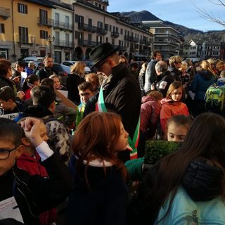 Anche Boves si unisce al "Friday For Future": tanti i bambini in corteo