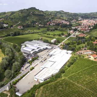 Lo stabilimento Capetta di corso Piave a Santo Stefano Belbo (dal sito web aziendale)