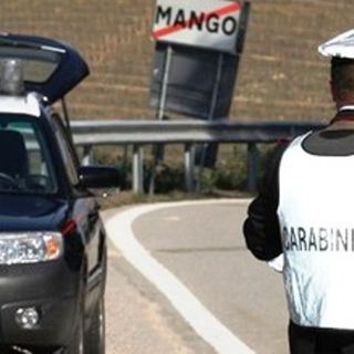 Fermato con 30 grammi di cocaina e oltre 3mila euro: arrestato pusher a Mango