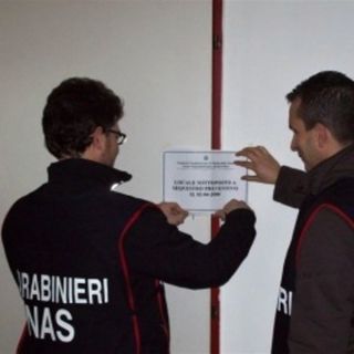 Alba: sequestrati in un supermercato 330 chilogrammi di alimenti mal conservati