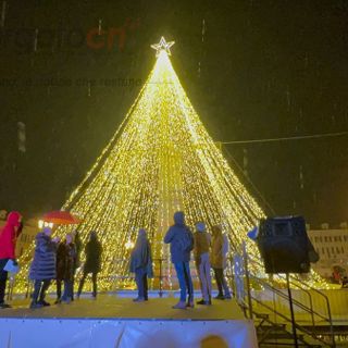 Cuneo entra nel clima della festa più amata, accese le luci di Illuminatale [FOTO E VIDEO]