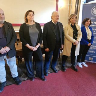 Elezioni regionali, il mondo della cultura incontra i candidati: &quot;Bisogna erogare i contributi nel momento dell'assegnazione&quot;