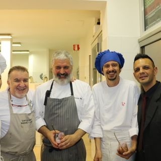 Un successo la "Cena a quattro mani": un menù raffinato ma semplice per gli allievi dell'Alba Accademia Alberghiera