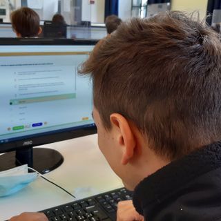 Web e rischi dell'uso dei social: via al percorso dedicato ai futuri geometri di Cuneo