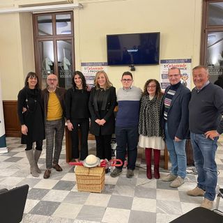 Da sinistra: Carlotta Giordano, presidente Fondazione Amleto Bertoni; Ciaferlin Aurelio Seimandi; la nuova damigella Giulia Ciccone, con la 70^ Castellana Liliana Chiapello e il nuovo Ciaferlinot Matteo Borghino; Rosy Donvito presidente Pro Loco di Rivoli; il 69° Conte Verde di Rivoli e Silvio Coero Borga assessore Comune di Barge