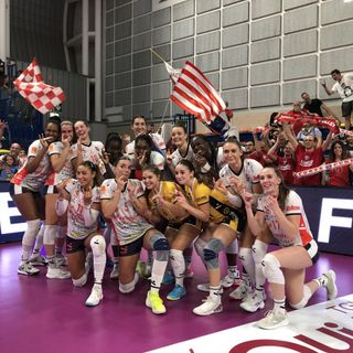 Le Gatte esultano dopo la vittoria contro Pinerolo (Foto e video di Christian Bosio)