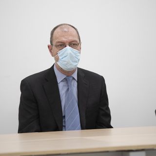 Il dottor Marco Pagano, secondo da destra, insieme ai vertici di Asl e Fondazione (ph. Barbara Guazzone)