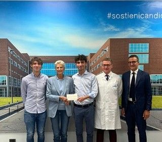Il bel gesto di due fratelli monregalesi: in ricordo della madre donano 10mila euro all'Ircss di Candiolo