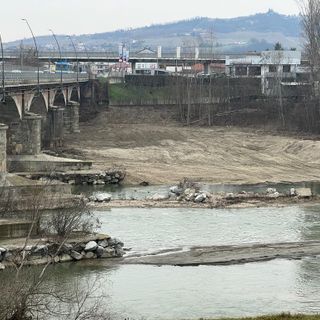 La crisi idrica non molla la presa: più che dimezzata la portata del Tanaro ad Alba