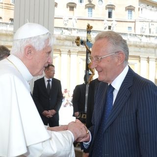 Ghisolfi con il Papa emerito Joseph Ratzinger Ghisolfi con il Papa emerito Joseph Ratzinger
