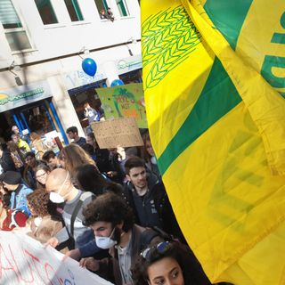 Giovani e politici a confronto ma i politici non ci sono