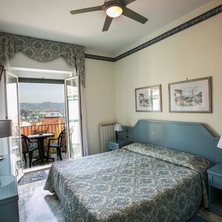 All'Hotel Ariston, Imperia 5=3: una formula creata per evitare code sull'autostrada ai turisti