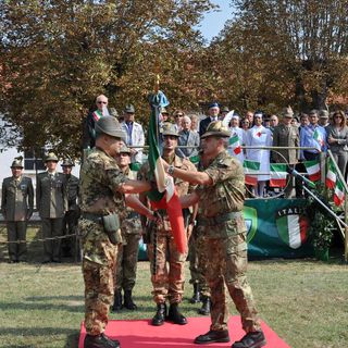 Il colonnello Massimo Biagini cede il comando al colonnello Cristiano Chiti.