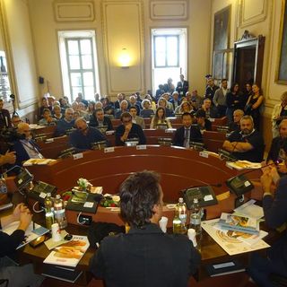 A Bra, la bella storia di Inalpi e del suo impegno a favore dell’integrazione, raccontata nella Sala Consiliare del Comune (Foto)