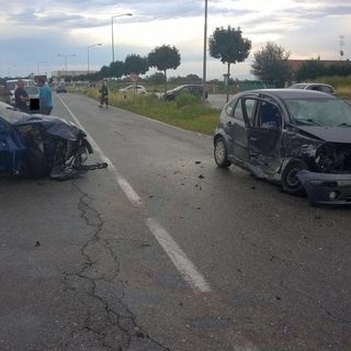 Violento incidente a Villar San Costanzo: coinvolte tre automobili
