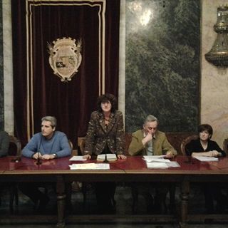 Da sinistra Ilenia Garino (fondazione Crc), Federico Borgna (sindaco di Cuneo), Franca Giordano (assessore),  Ezio Falco (presidente della Fondazione Cassa di Risparmio di Cuneo) , Maria Gabriella Aragno (presidente del CSAC), Daniela Murisasco (responsabile servizio territoriale di base)