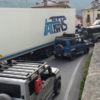 Ennesimo ingorgo a Demonte tra tir e autovetture [FOTO]