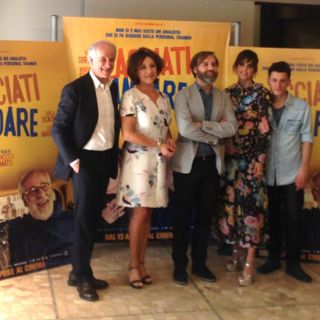 Il cast di "Lasciati Andare"