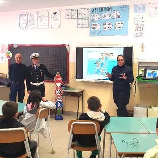 La Polizia locale in cattedra a Boves per speciali lezioni con i bambini delle elementari
