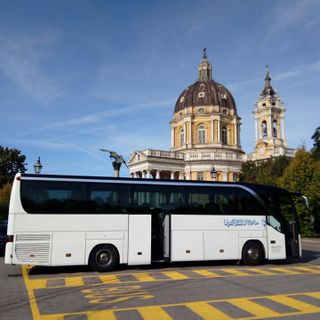 Linea Azzurra: noleggio pullman per gite scolastiche su misura