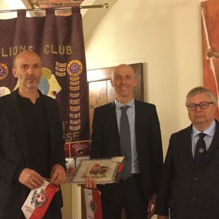 Gli architetti Martino e Maurizio Roatta con il presidente Lions Enrico Ferreri