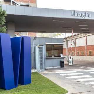 L'ingresso della sede Miroglio di via Santa Barbara