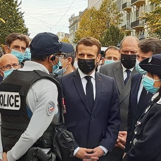 Attentato di Nizza, Emmanuel Macron giunto in Avenue Médecin: chi è l’attentatore