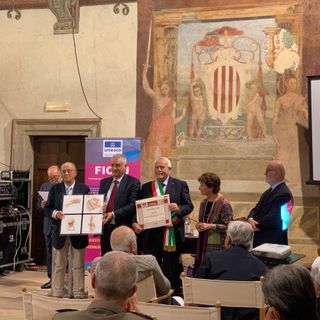 Il momento della premazione del progetto del Comune di Macra