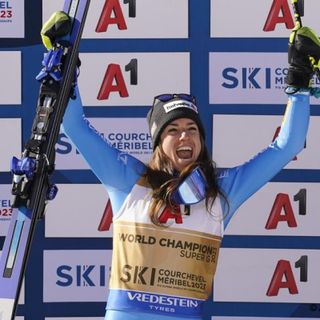 Marta Bassino sul podio di Mèribel (ph. Agence Zoom)