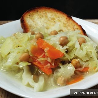 MercoledìVeg di Ortofruit: oggi prepariamo zuppa di verza e ceci