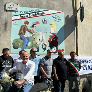 Inaugurato il murales “Vespa” che celebra l’amicizia tra Lesegno e Farigliano
